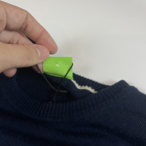 Hugo Boss gyapjú pulóver